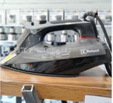 اتو بخار دلوسی مدل 8002